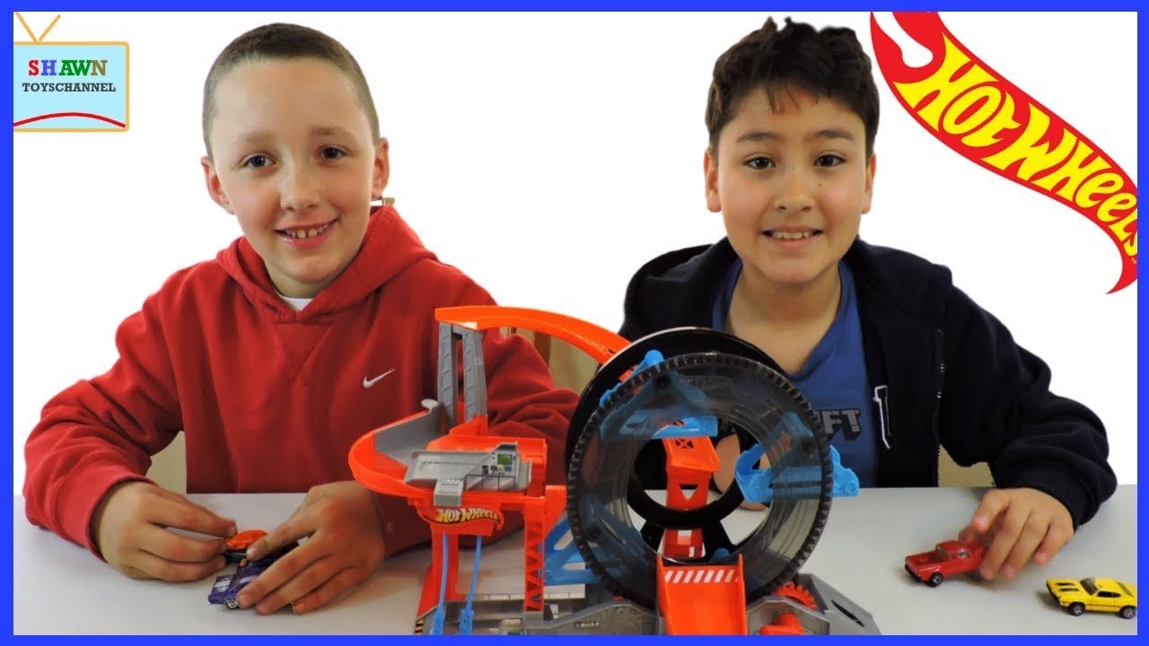 Unboxing Hot Wheels Mattel Turbo Toy Car Garage Play Set For Kids