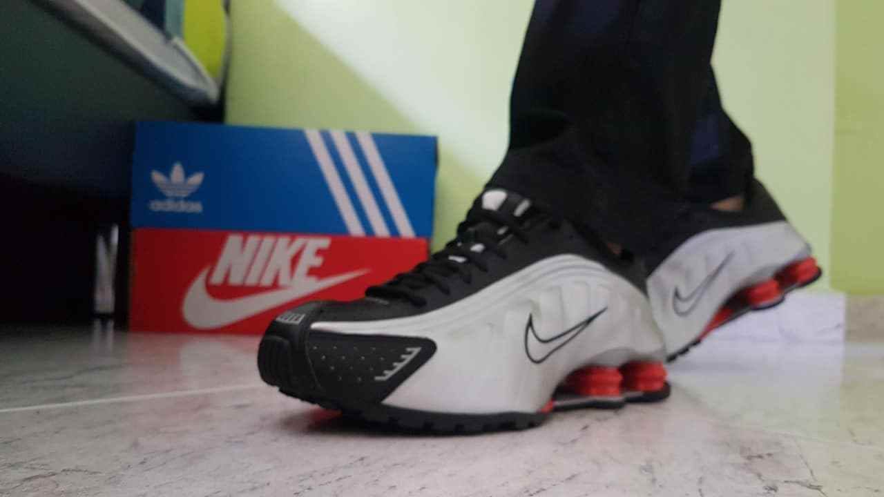 shox r4 sneakers