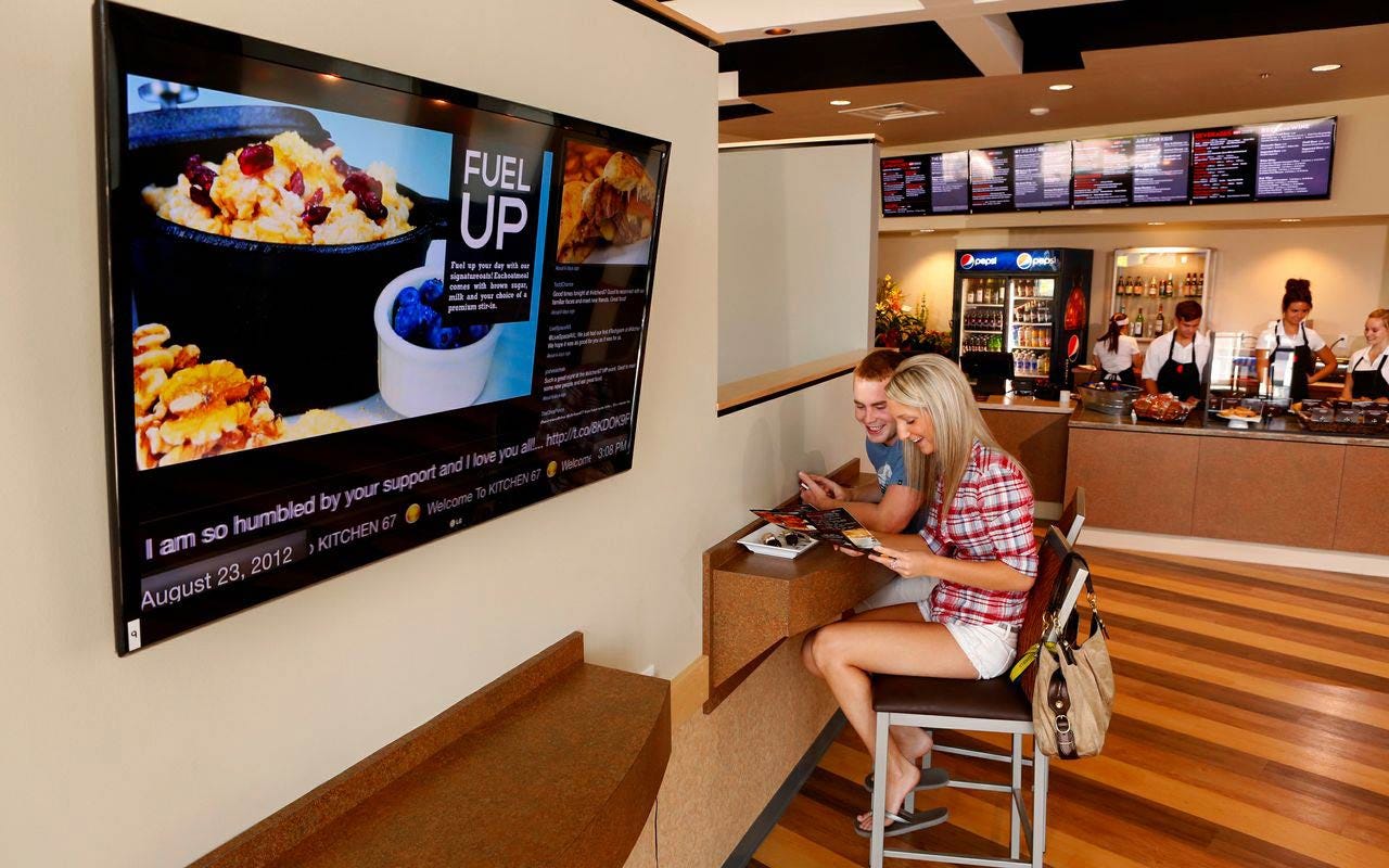 How Digital Signage Enhances The Food And Beverage Industry By Screen Kinetics Screen Kinetics