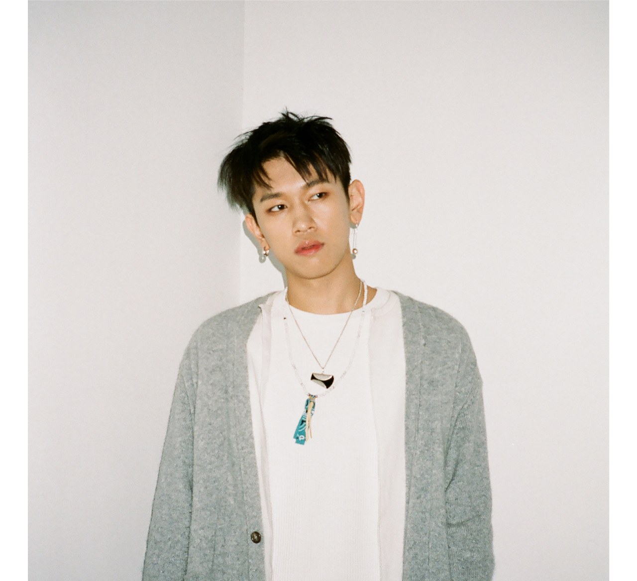 韓國歌手介紹 Crush 跟著他的音樂一起隨心所欲 聽著crush隨心所欲的音樂 會不自覺地一起享受其中 Then Have A By 莊莊chuang Morispaper