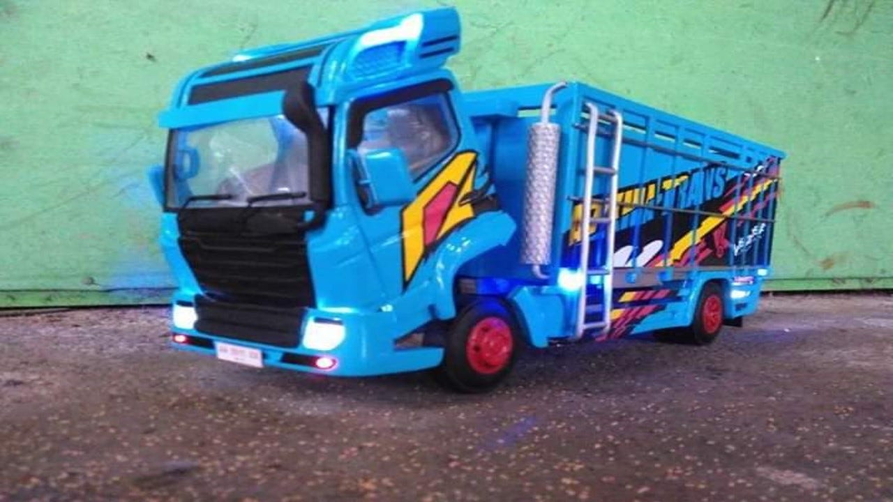 TERUNIK WA 62 821 3746 2266 Jual Miniatur Truk  Remote