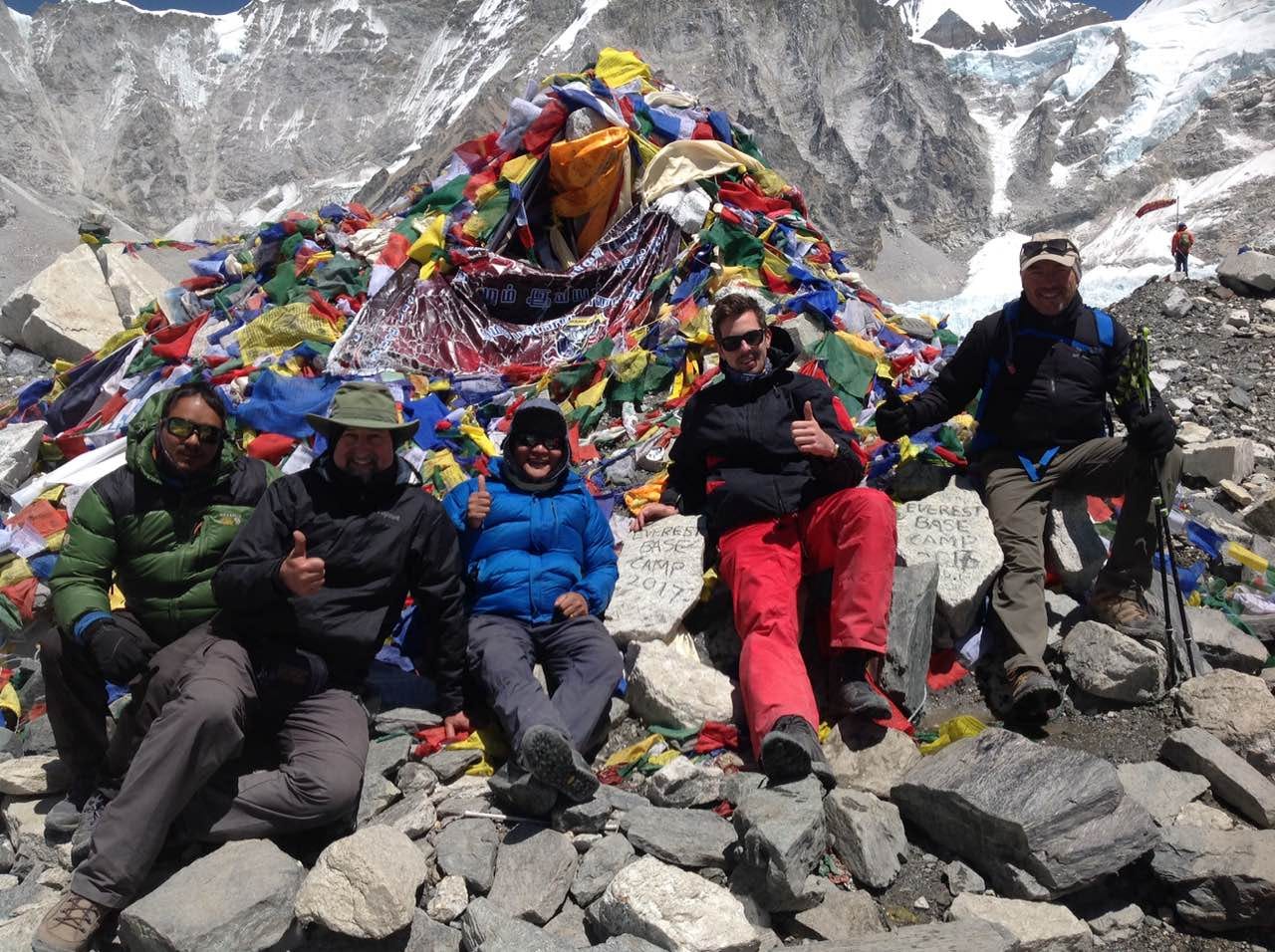 trekking in nepal himalaya