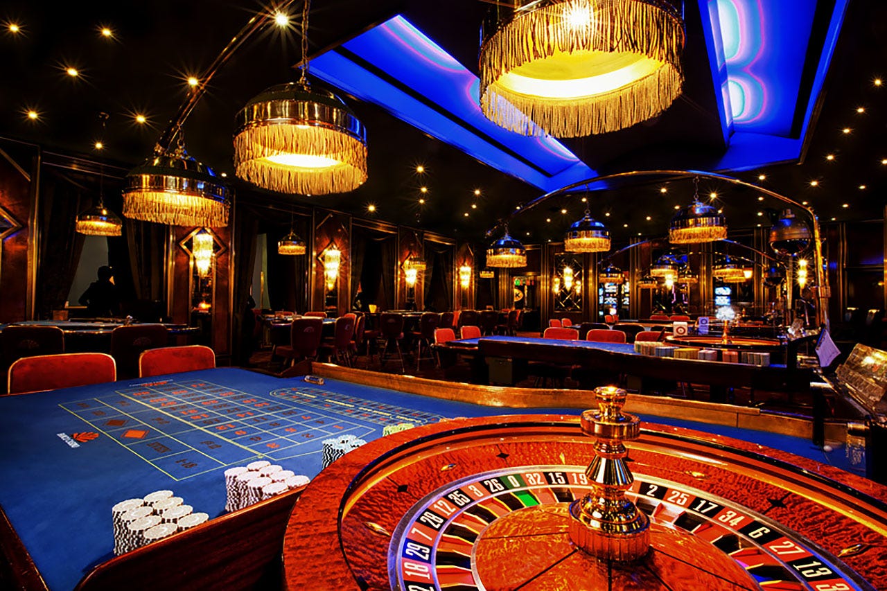 Main trends and advantages of online gambling industry | by WinStars | Medium