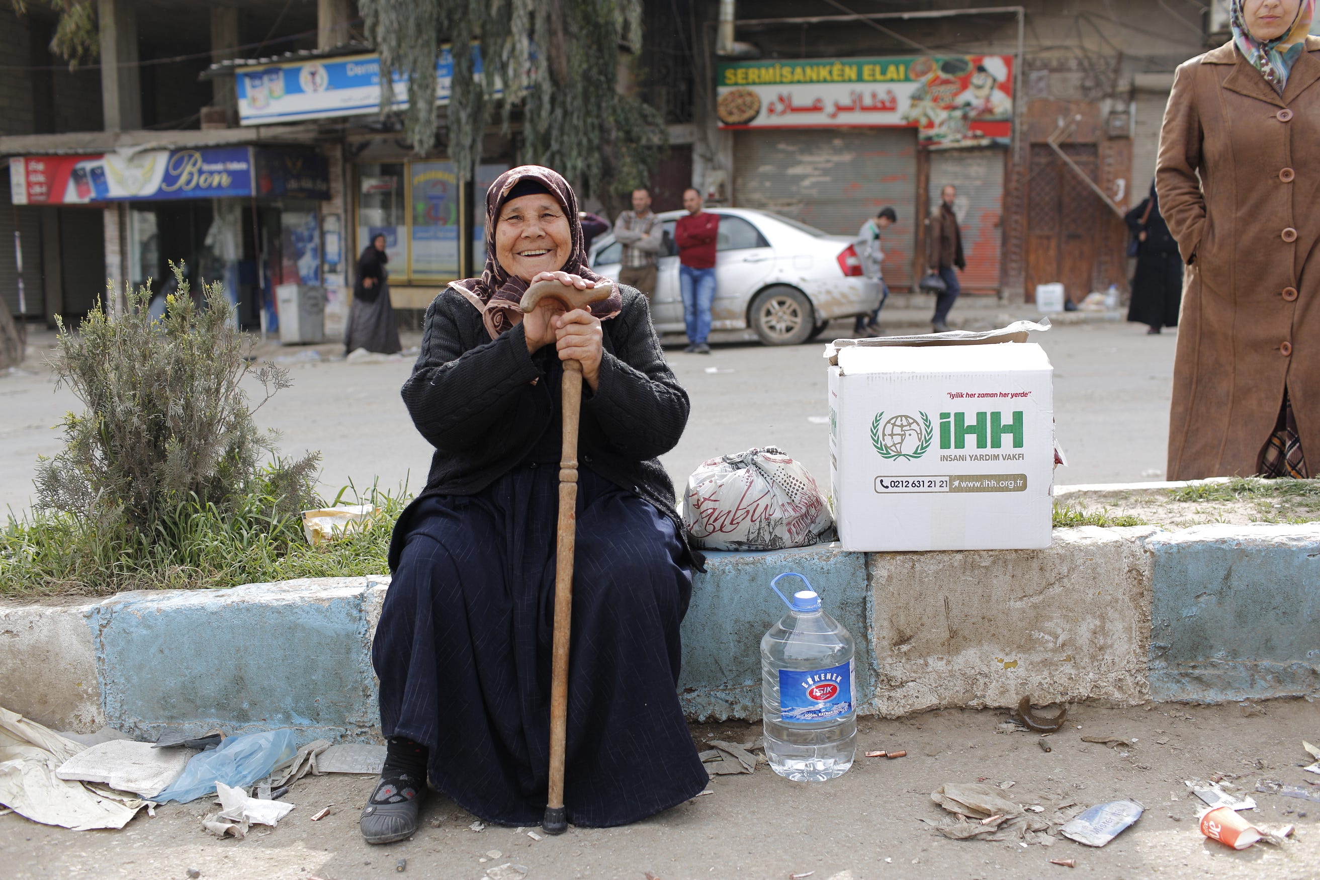 Yetim Ogrencilere Tablet Hediyesi Ihh Insani Yardim Vakfi