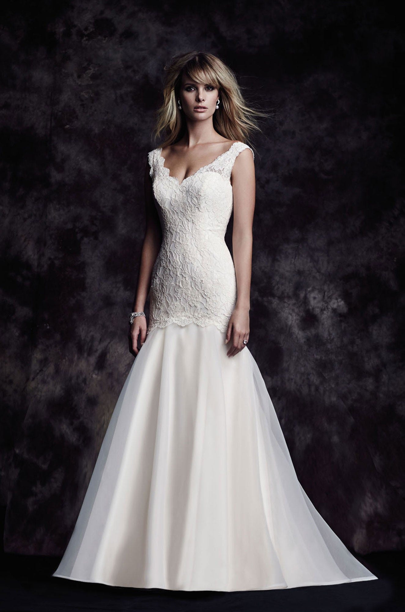 Paloma Blanca Style 4615 Wedding Dress Sales Medium