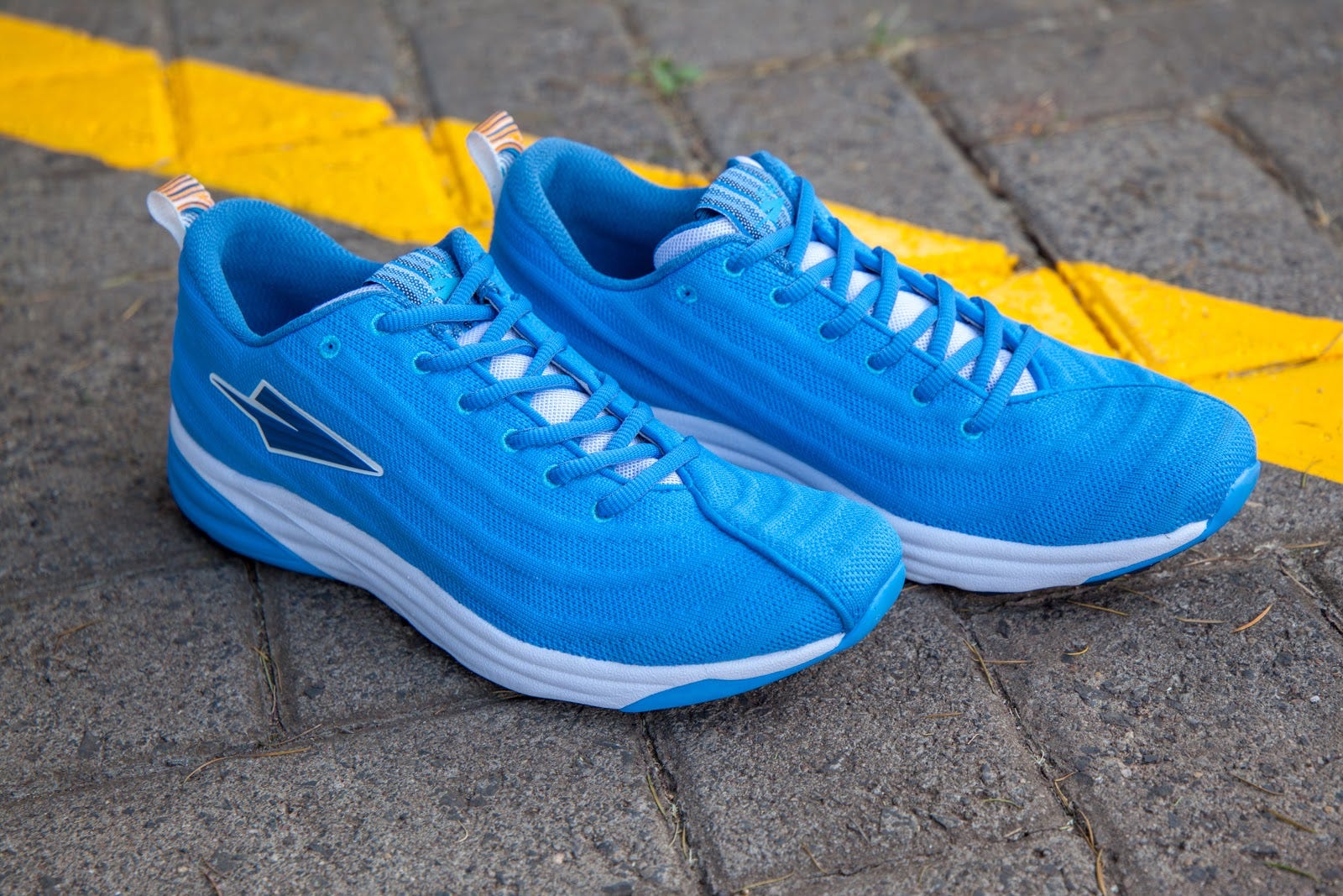 different types of track shoes