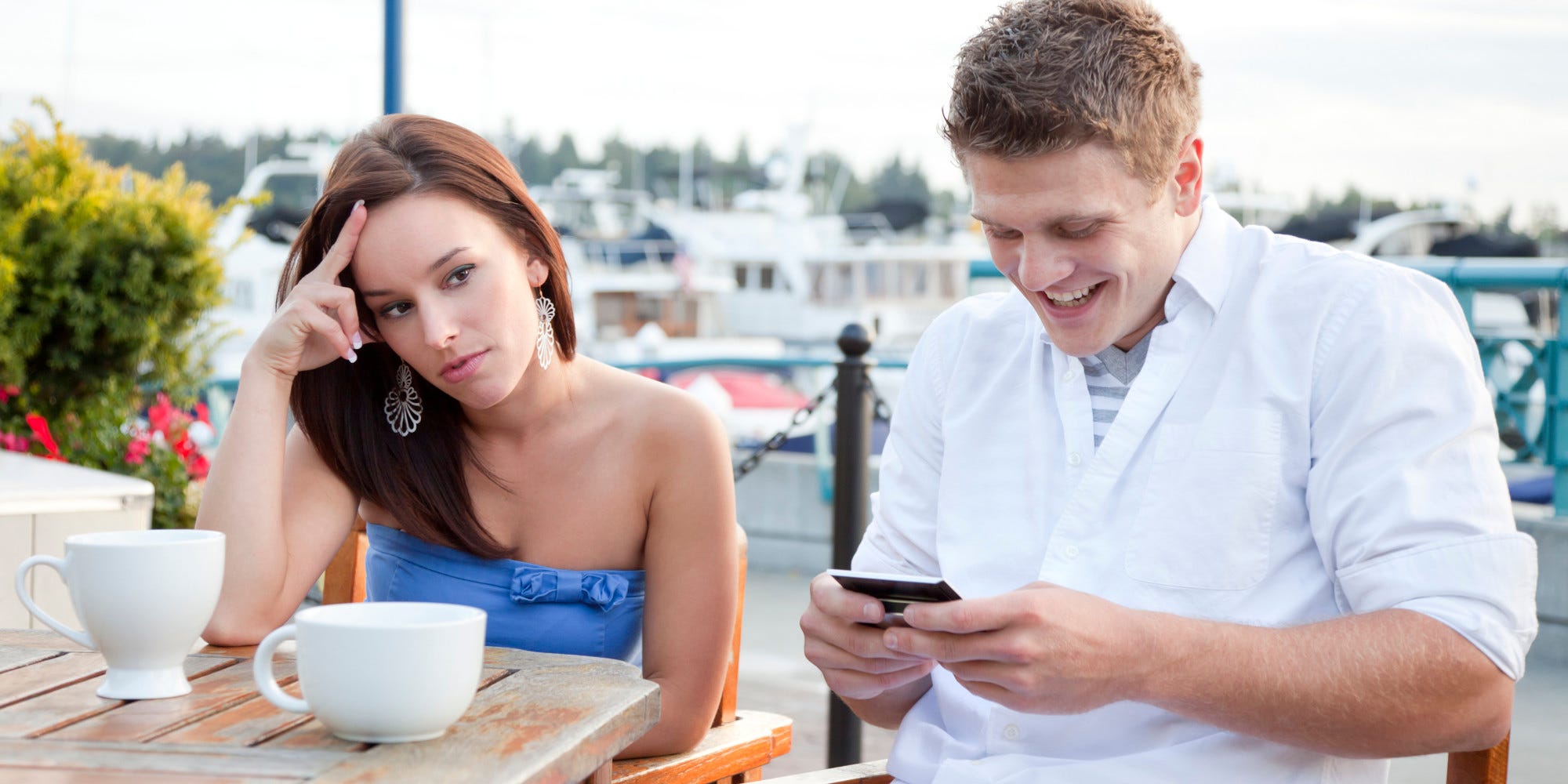 Mobile Phones And Social Media A Date Ruining Pairing By David Barron Onescene