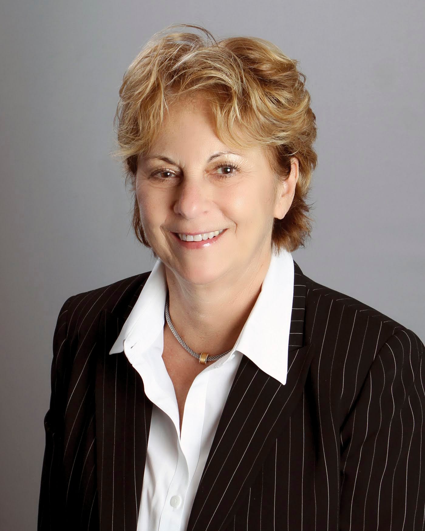 How To Give Honest Feedback Without Being Hurtful Cheryl Chester of KardasLarson: Giving Feedback; How To Be Honest