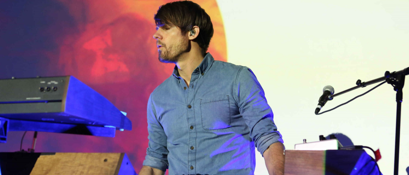 Tycho — Simulcast. Tycho conjura belas e luminosas… by Guilherme