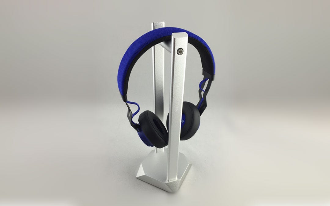 woo audio headphone stand