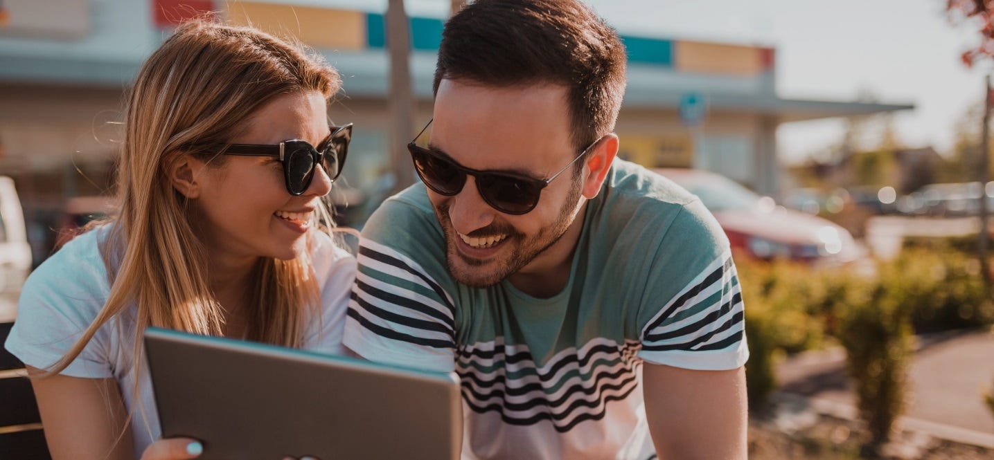 Biodata para pemain dating agentur cyrano