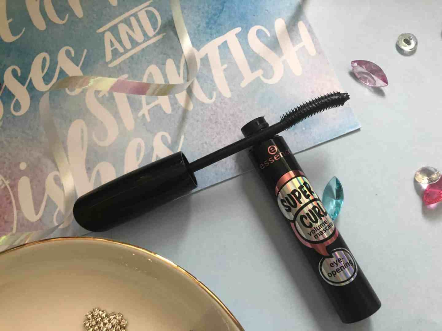 essence mascara volume hero