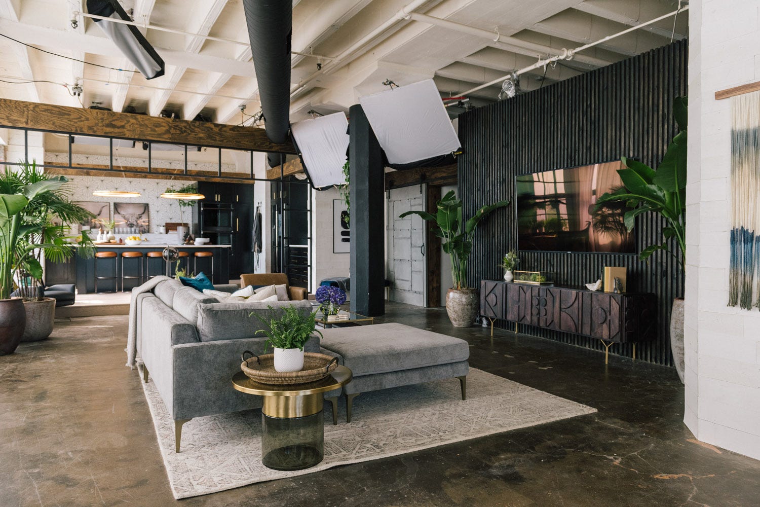 Queer Eye Take A Virtual Tour Of The Fab Five S Season 3 Loft