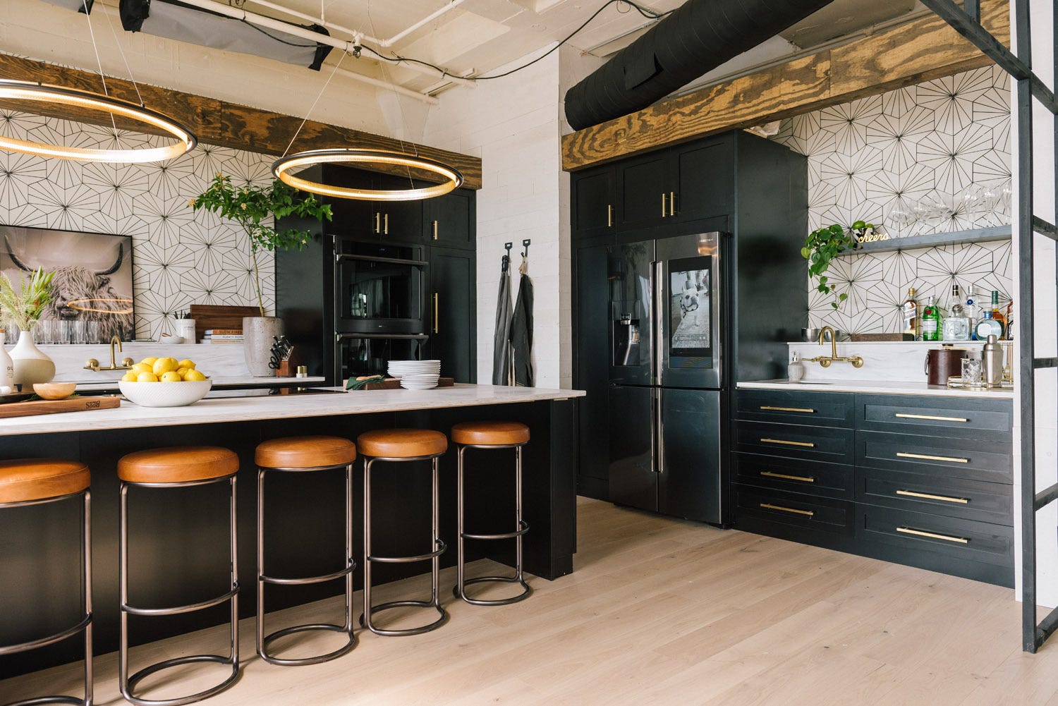 Queer Eye Take A Virtual Tour Of The Fab Five S Season 3 Loft