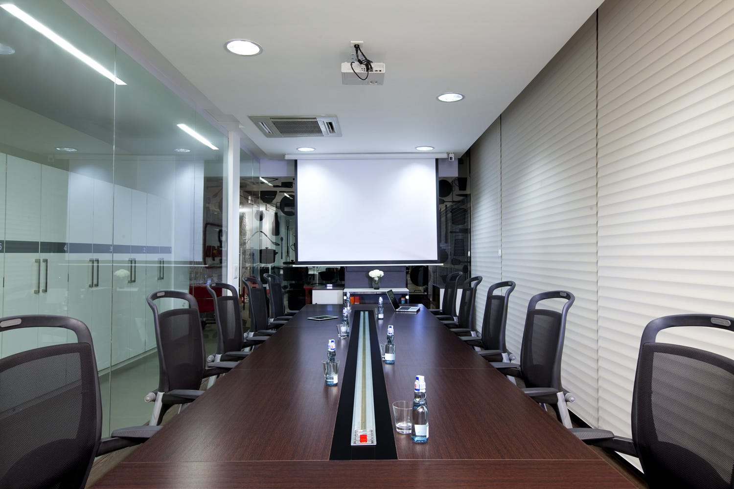 Choose The Right Person For Corporate Office Interiors