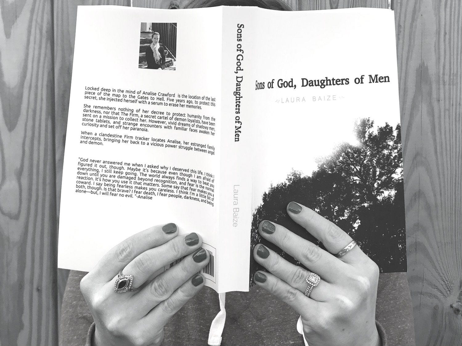 Laura Men Sons Chapter of Baize - 7 Medium - Daughters God, \u2014 of