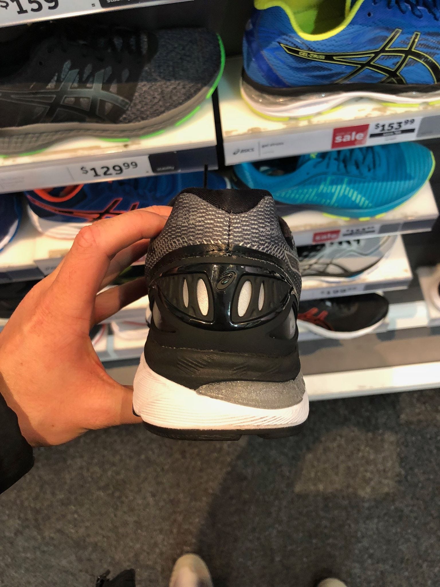 medium support running shoes