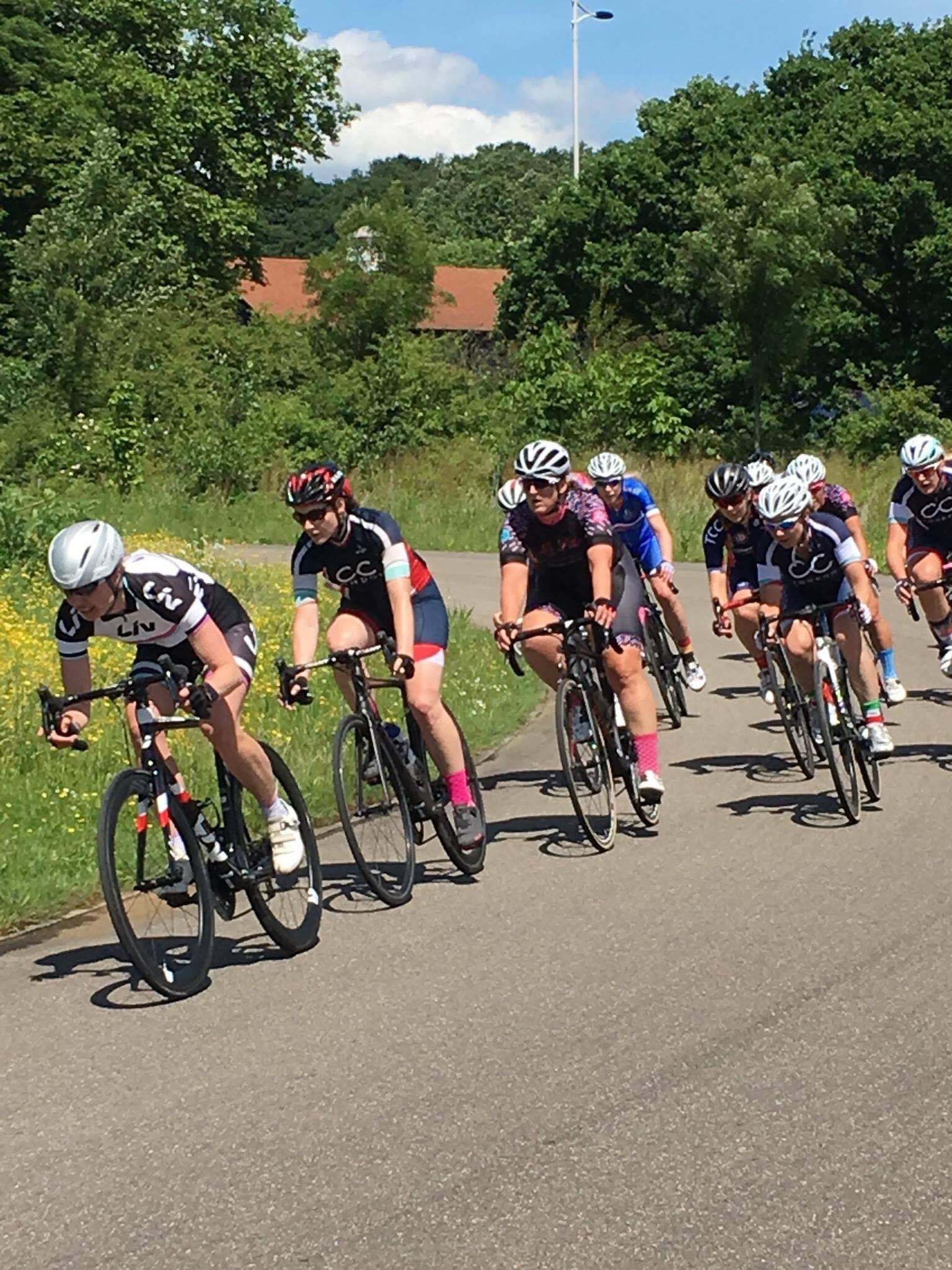 closed circuit cycle racing