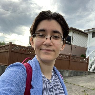 Julia Perroni Medium