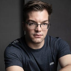 Jonathan Manzi – Medium
