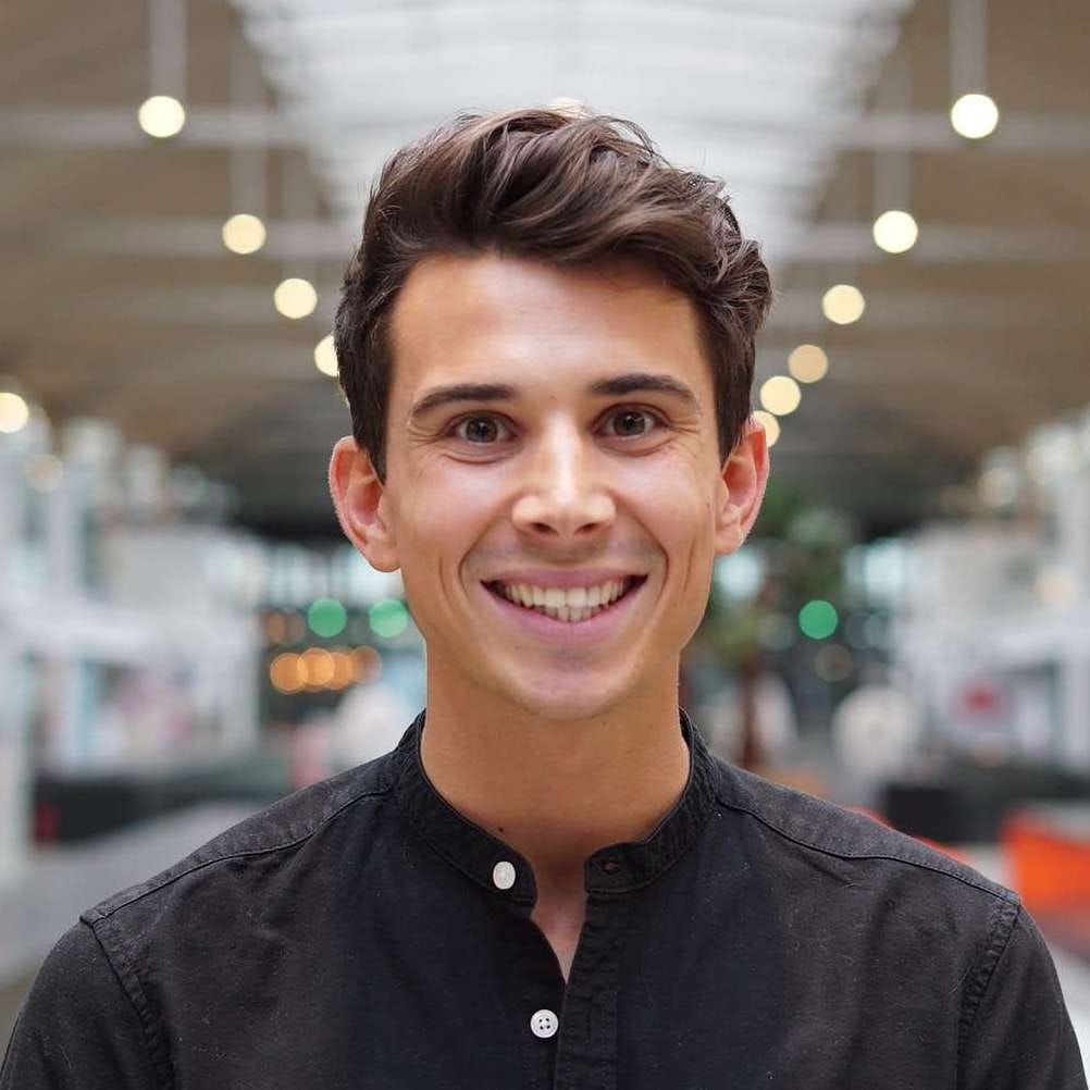 Guillaume Moubeche Medium