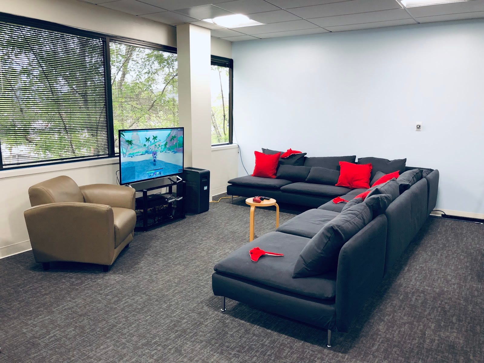 Developer Spotlight Meet Redmanta Studio By Roblox Developer Relations Roblox Developer Medium - work at a office roblox