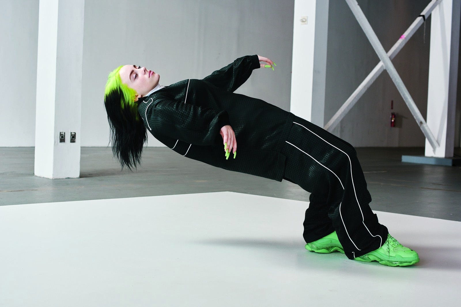 billie eilish baggy pants