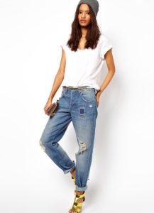 Рваные женские джинсы