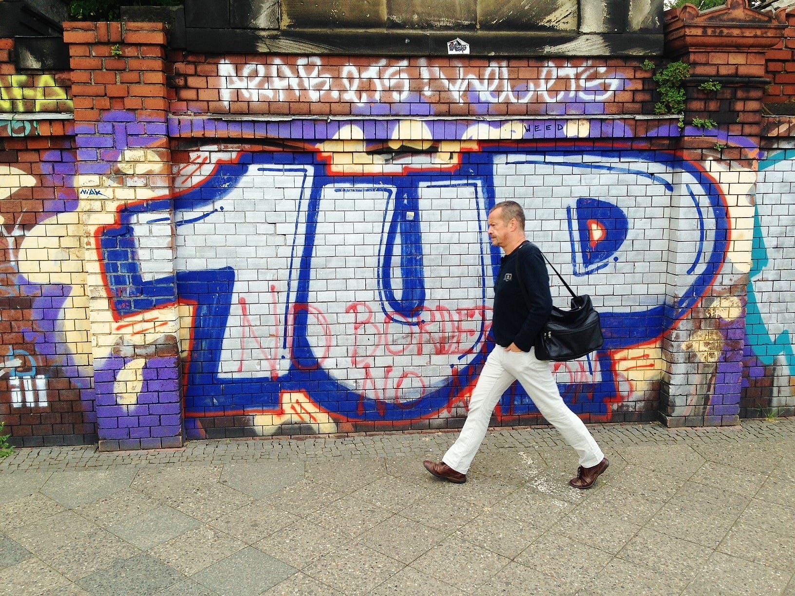 Graffiti Town Artipoeus Hits The Streets With A By Susie Kahlich Singe Network Medium