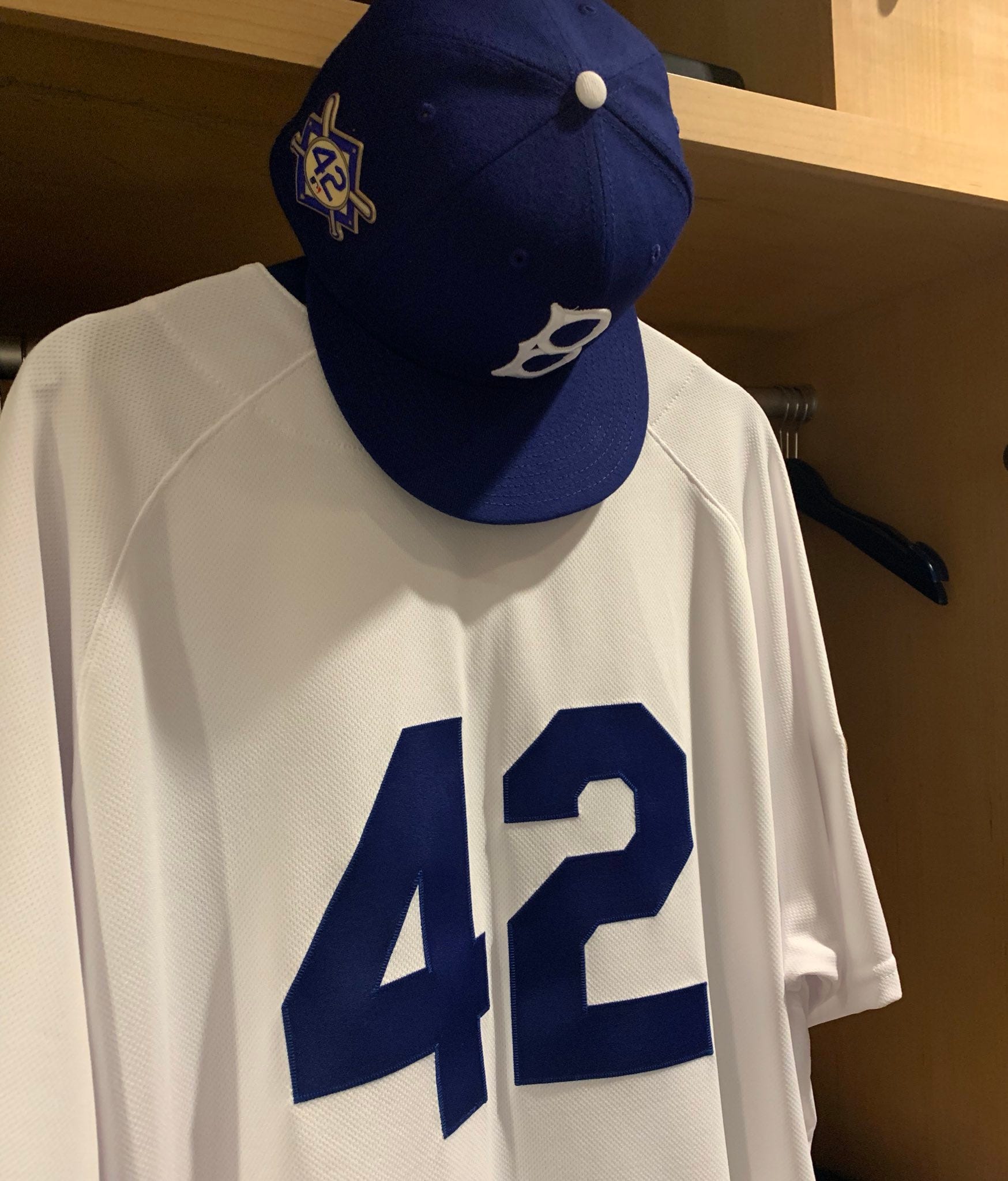 los angeles dodgers jackie robinson jersey