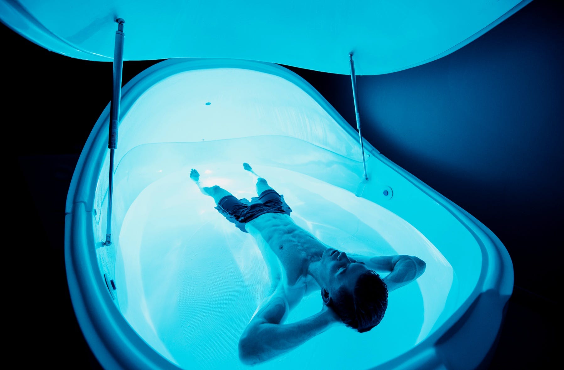 4 Reasons To Try A Sensory Deprivation Tank By Jari Roomer Personal Growth Lab Medium