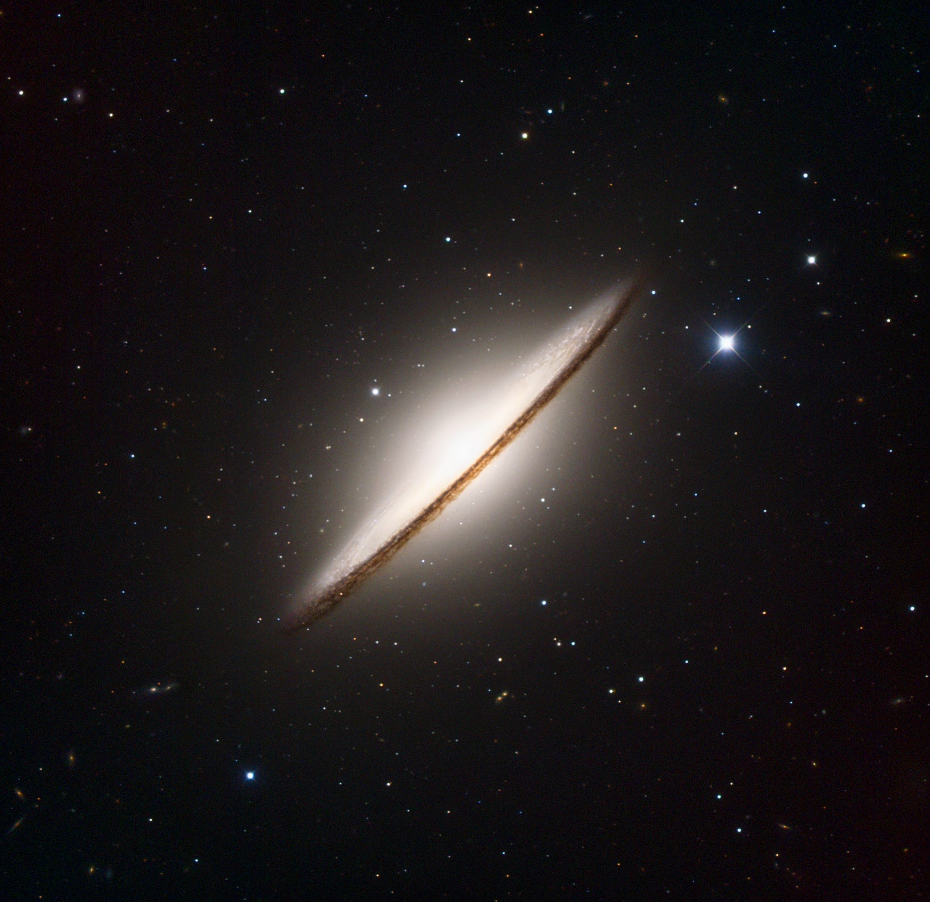 the-sombrero-galaxy-everything-you-could-want-to-know-about-by