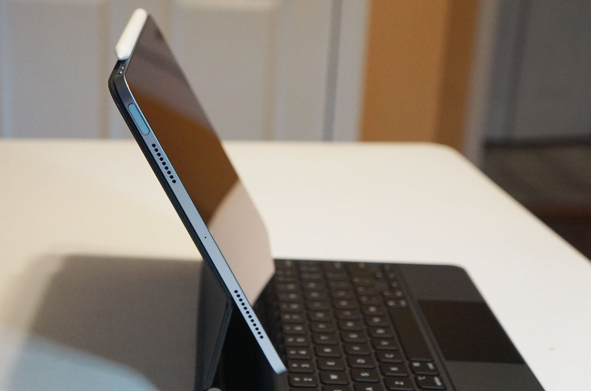 Apple Ipad Air Is An Excellent Do Everything Tablet By Lance Ulanoff The Startup Medium