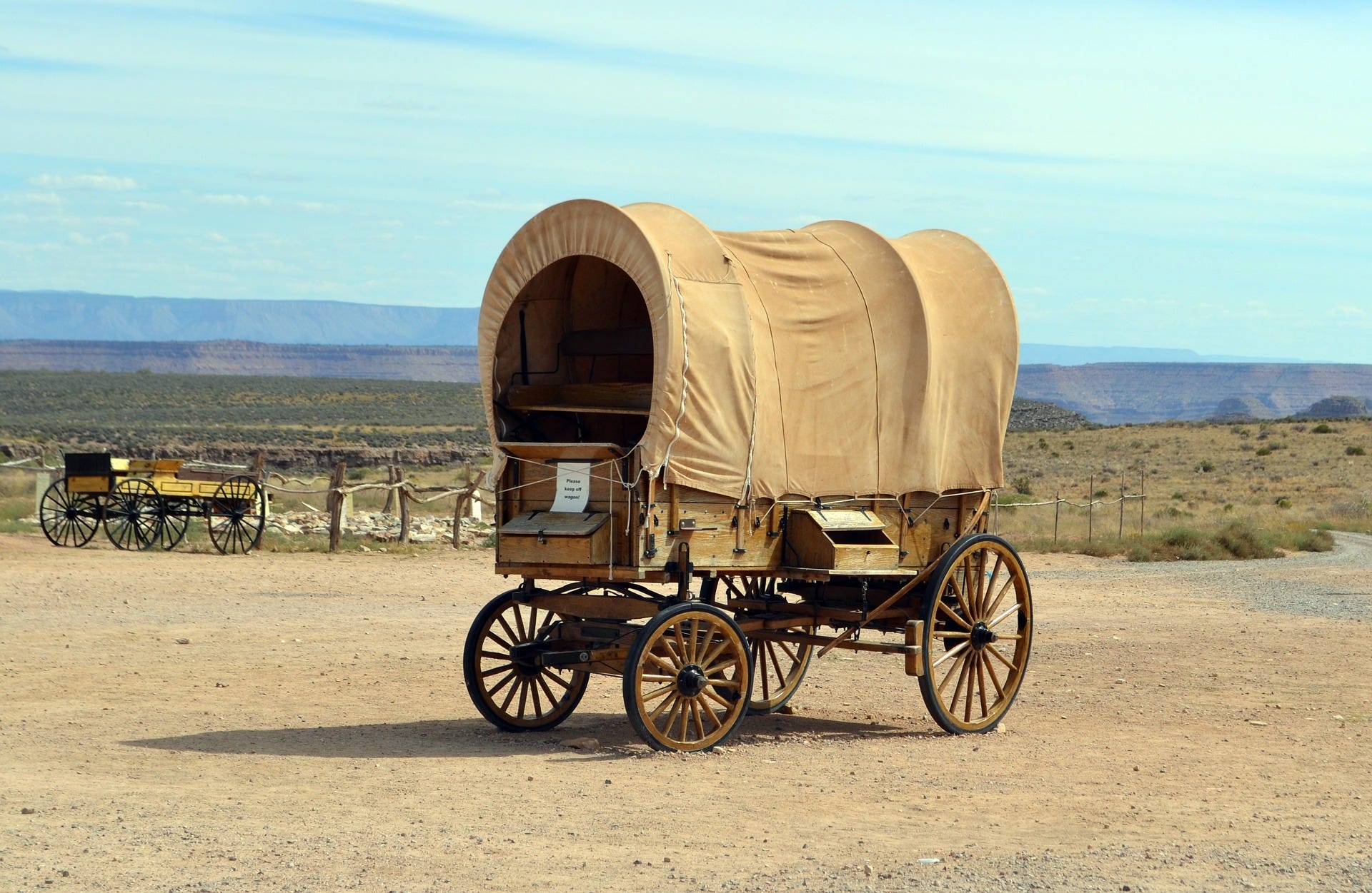 ELI5 Why do those oldtimey wagons have large wheels in the back and