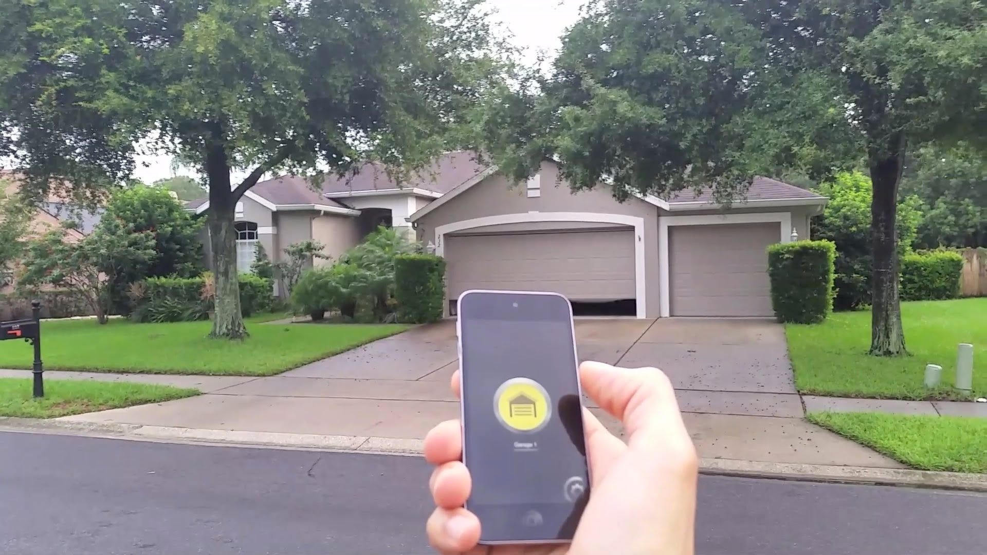 How Garage Door Can Enhance The Security Of The House