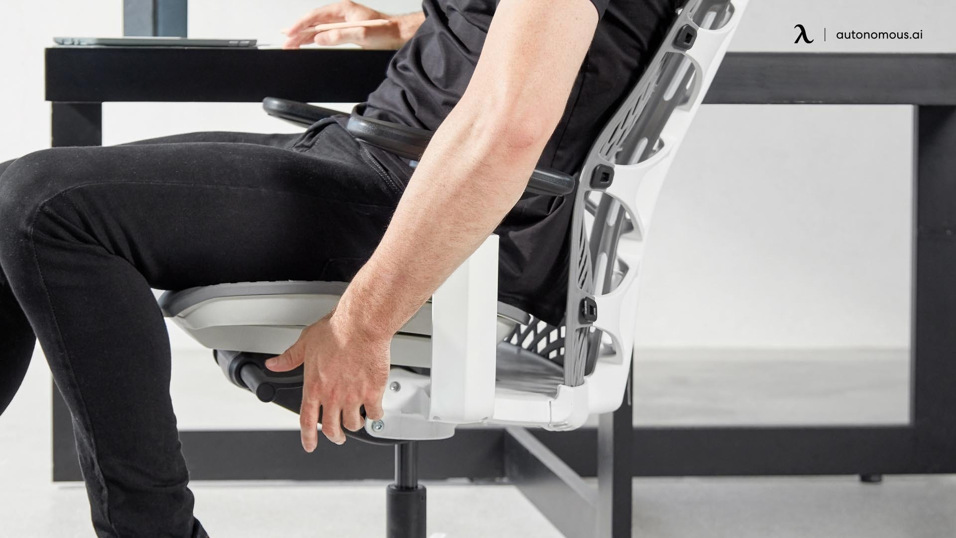 Lighten Up Your Home Office With A White Ergonomic Office Chair By Autonomous Worksmarter Medium