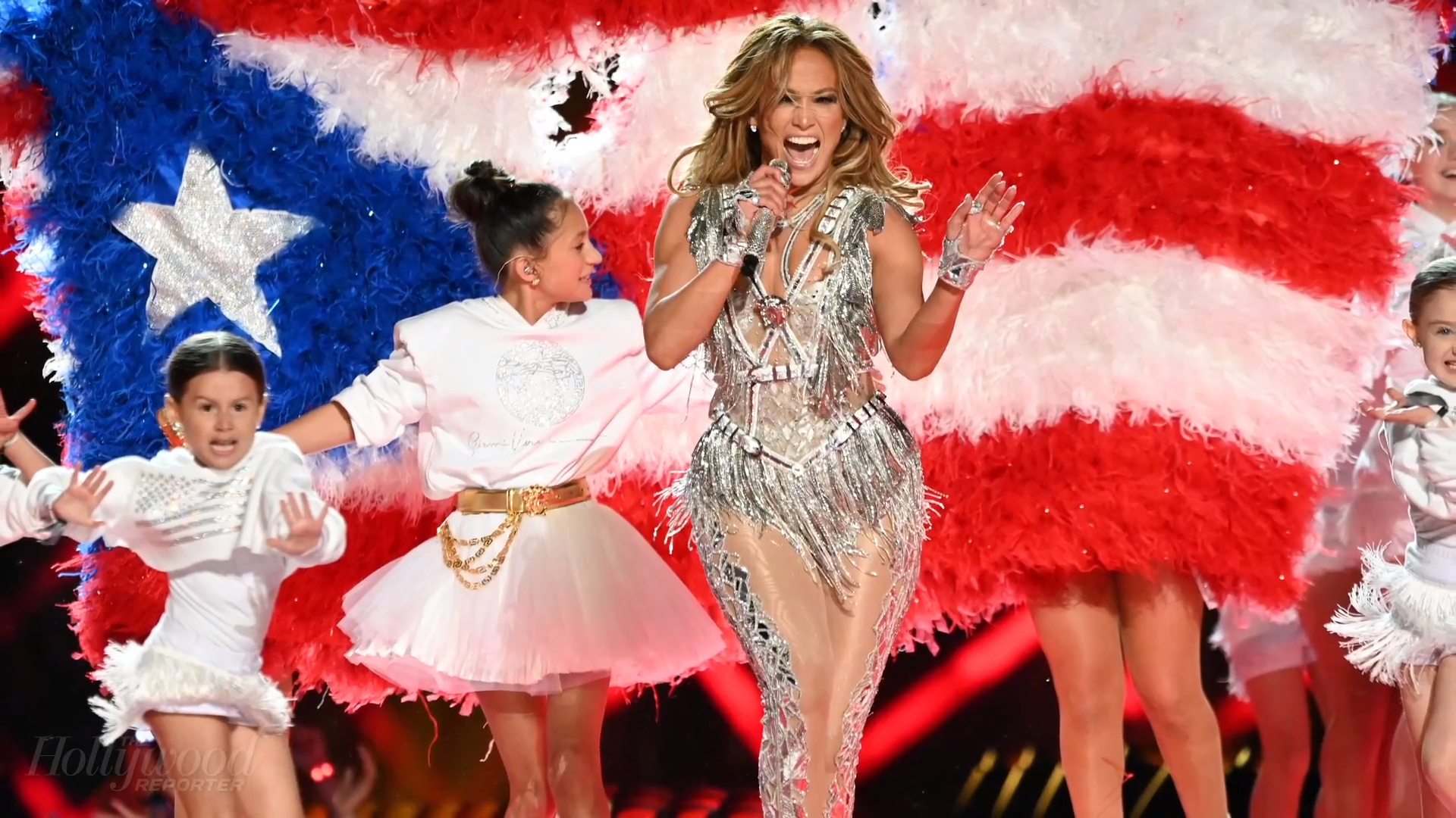 How J Lo And Shakira Brought The World To The Super Bowl By 𝙴𝚁𝙽𝙴𝚂𝚃𝚂𝙴𝚆𝙴𝙻𝙻 Medium