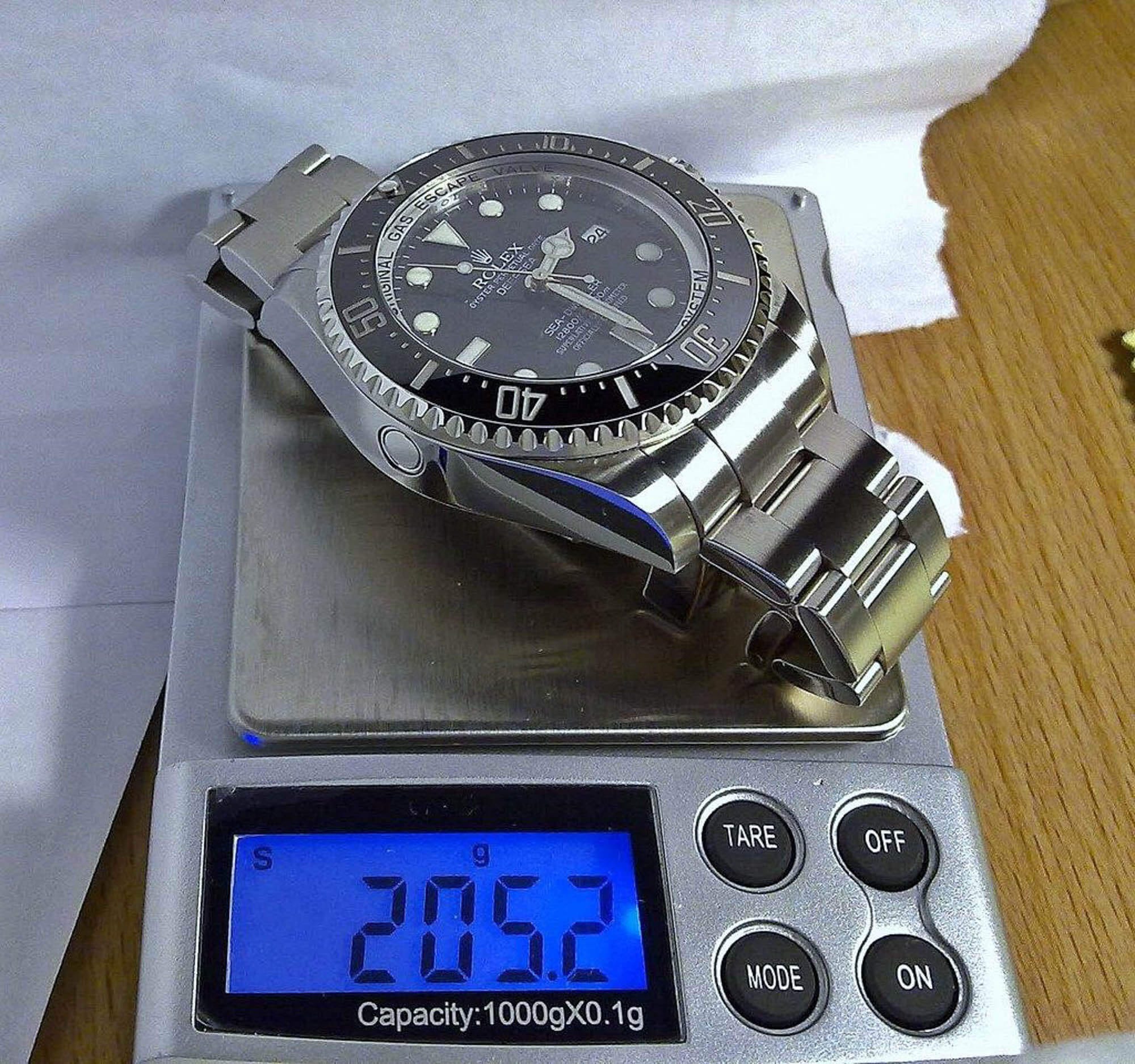 how much does a rolex weigh
