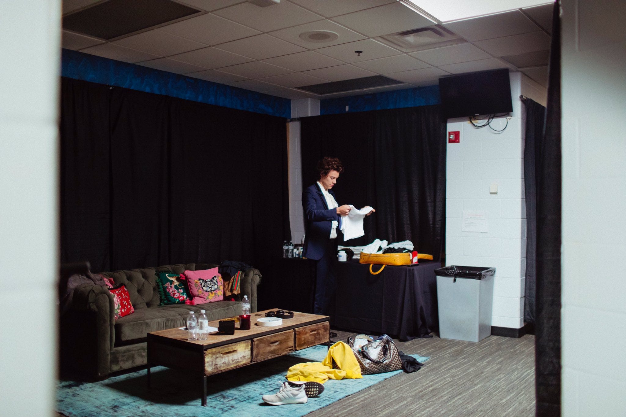 On Harry Styles And The Joy Of Illusion By Fiona S Medium