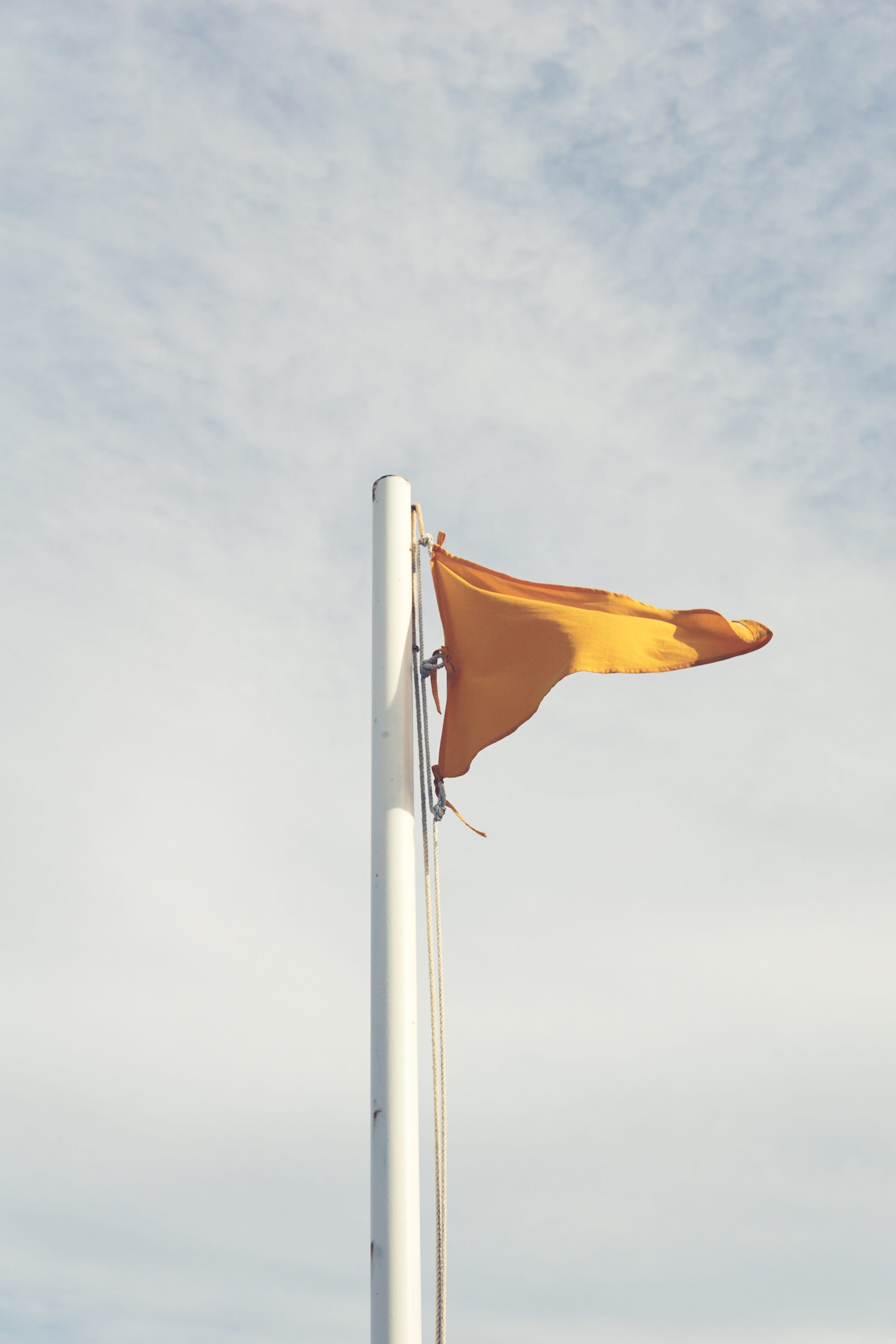 13 Yellow Flags To Watch Out For When You Are Dating By Zita Fontaine Mind Cafe Medium