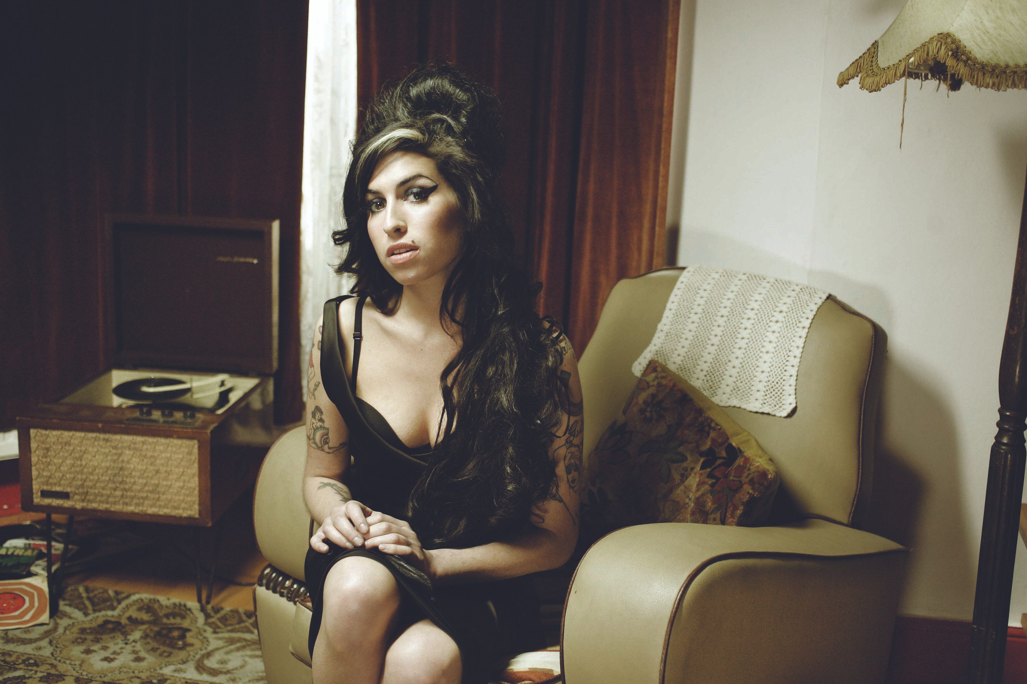 10 Poignant Amy Winehouse Quotes Paul Sexton By Udiscover Music Udiscover Music Medium