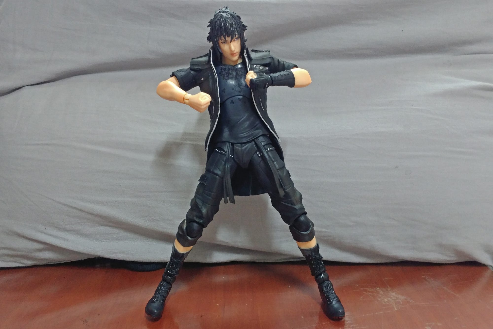 noctis figurine