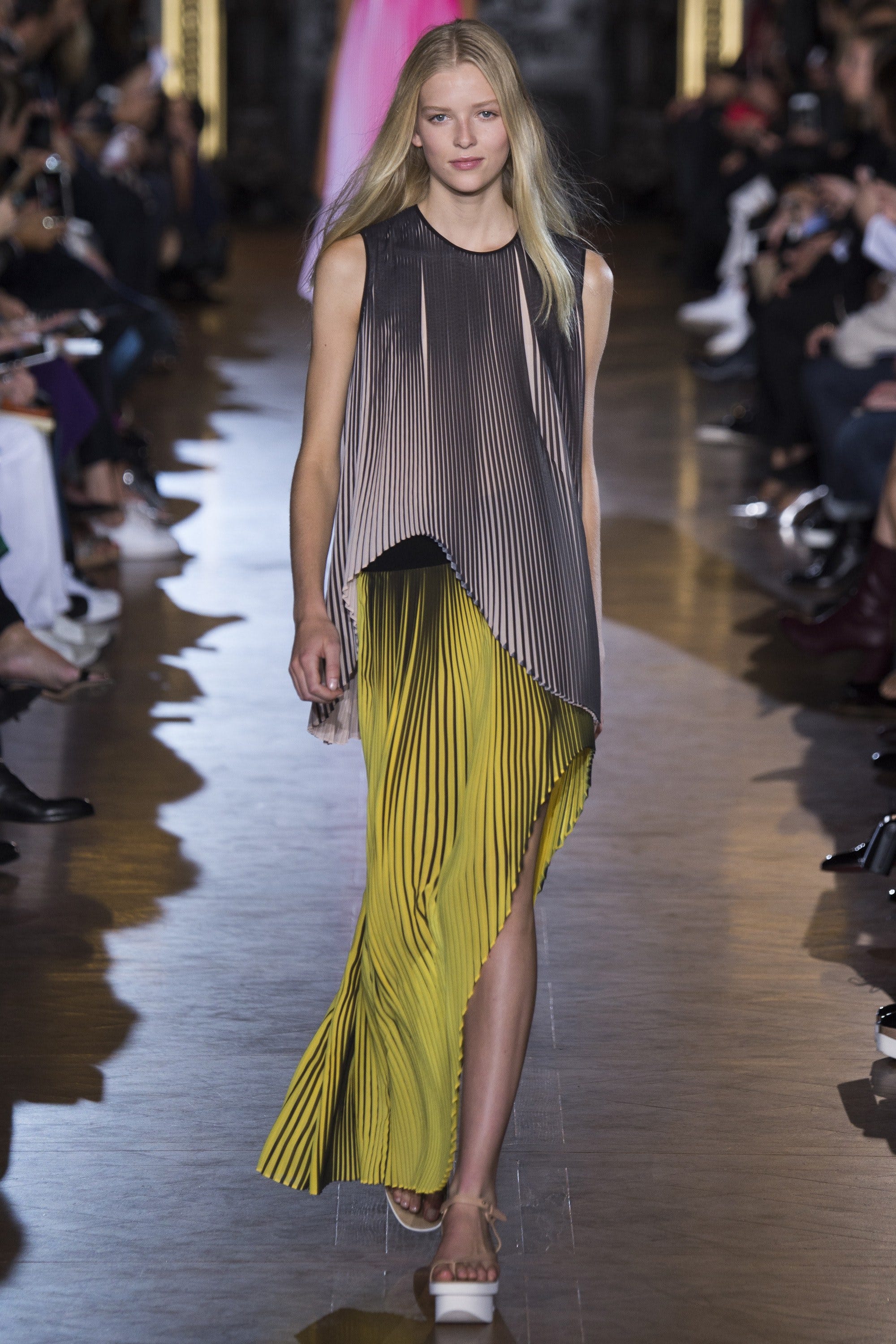 いよいよ夏本番 コレクションからみるトレンドファッション6選 In 16 By Sayaka Nogawa Medium Japan Medium