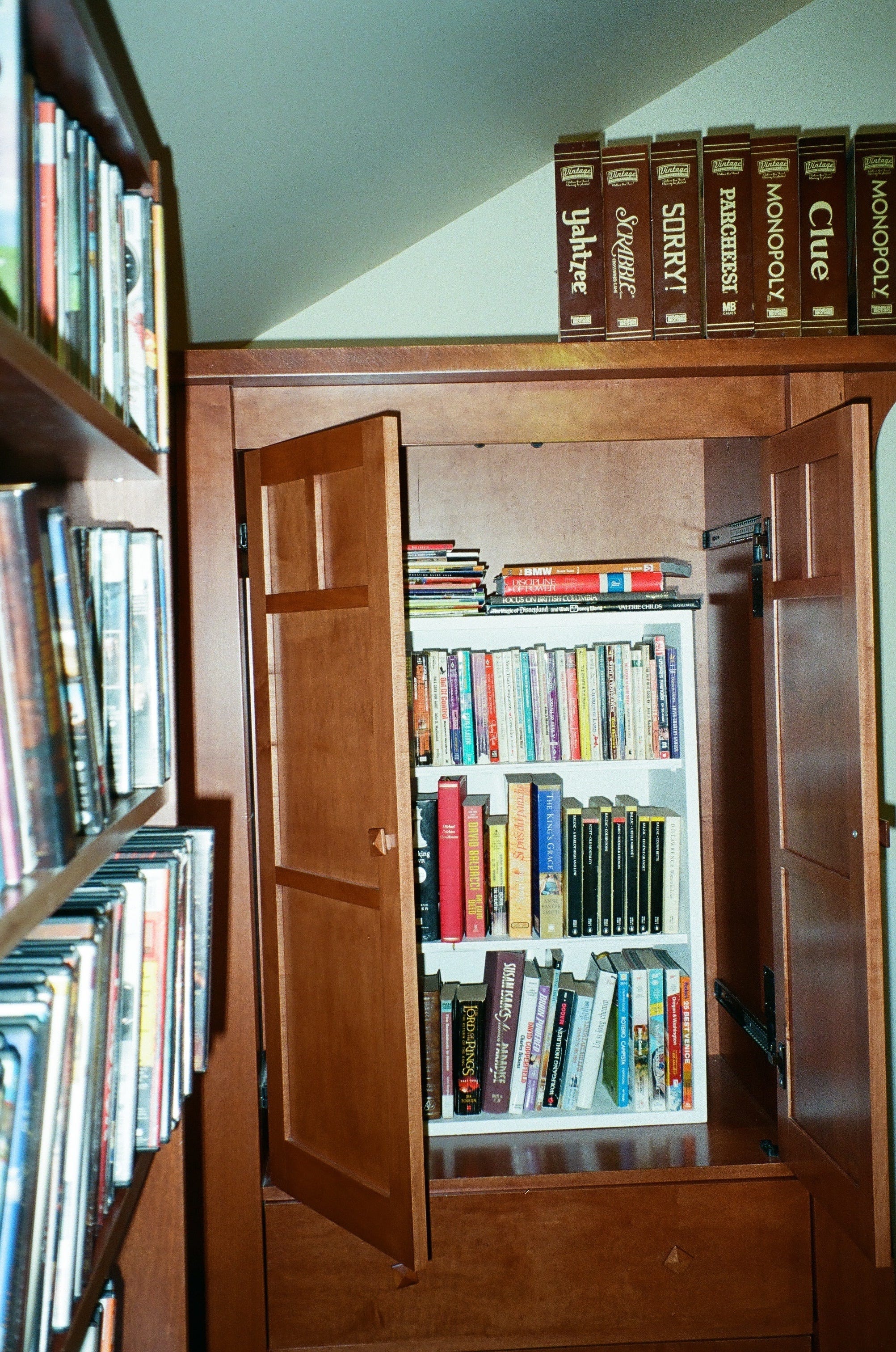 Community library, Pinnacle Lodge
