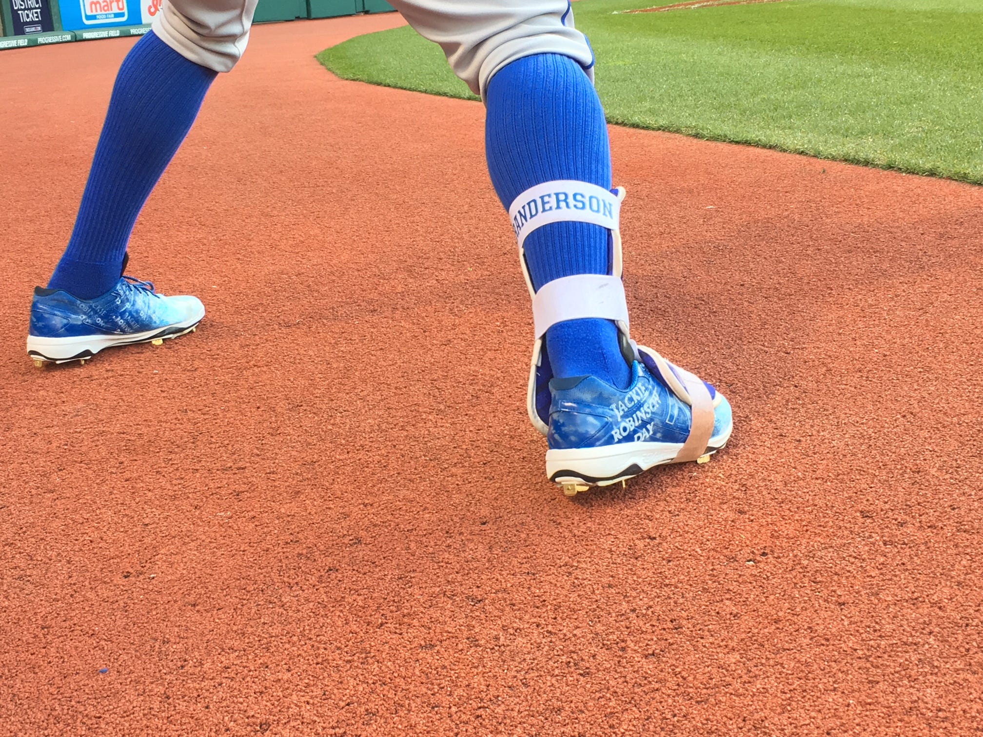 jackie robinson cleats