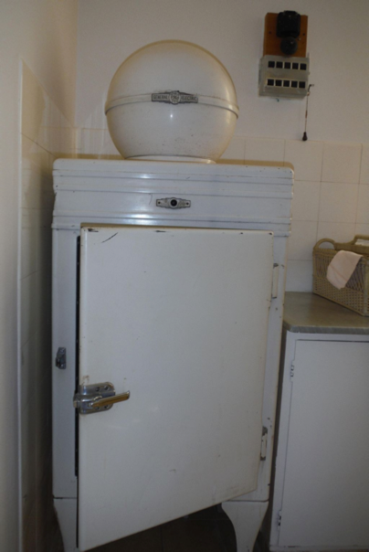 Why Are Fridge Doors So Hard To Open Five Guys Facts Medium