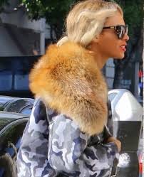 Beyoncé: This “vegan” wears furs. Beyoncé plugged her new business, a ...