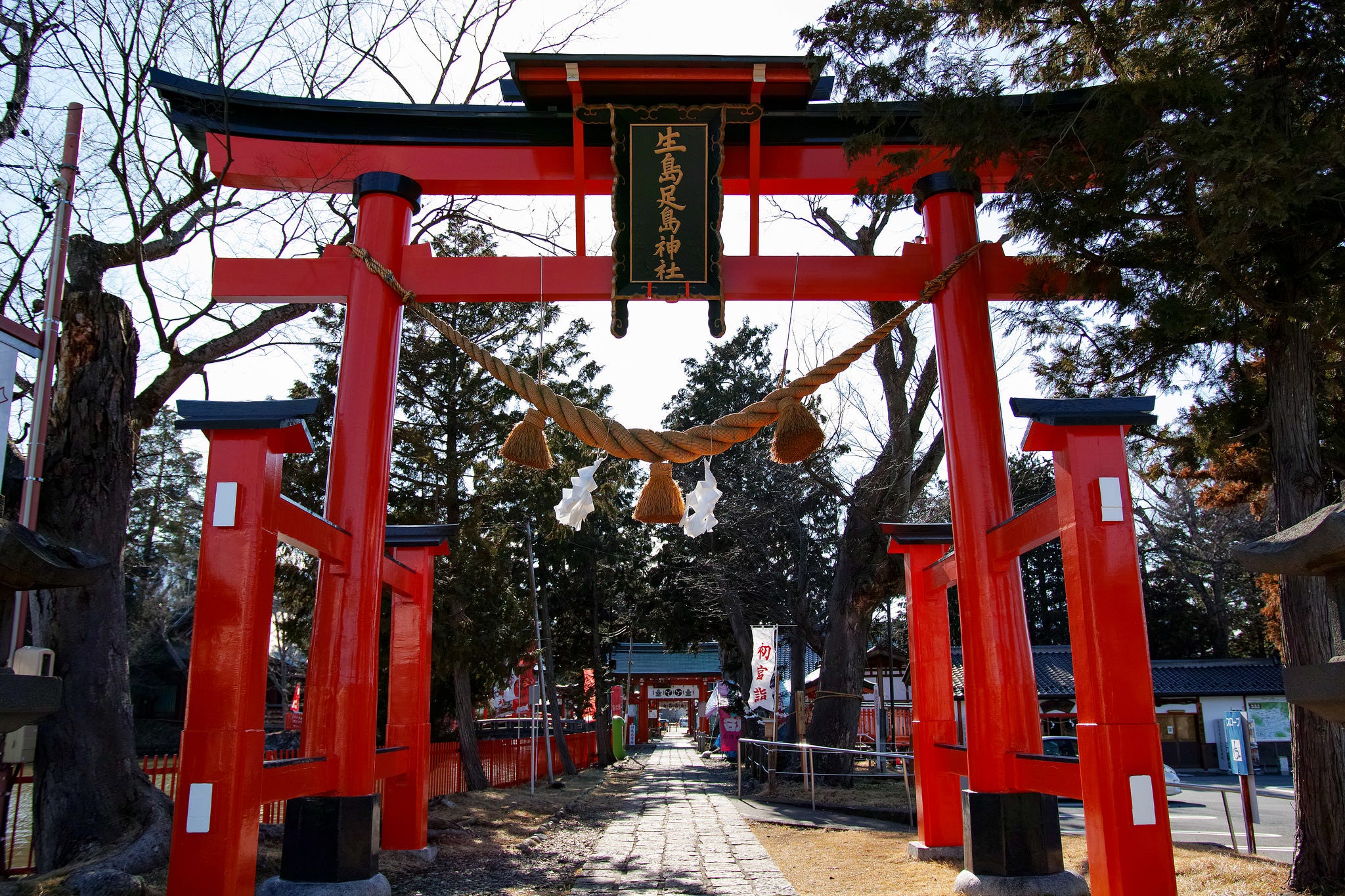 生島足島神社 御神鳥は雄叫びをあげて写真愛好家を撃退せん By Mark Yu Taipeimonochrome 読む 書く 撮る 聴く 旅に出る Medium