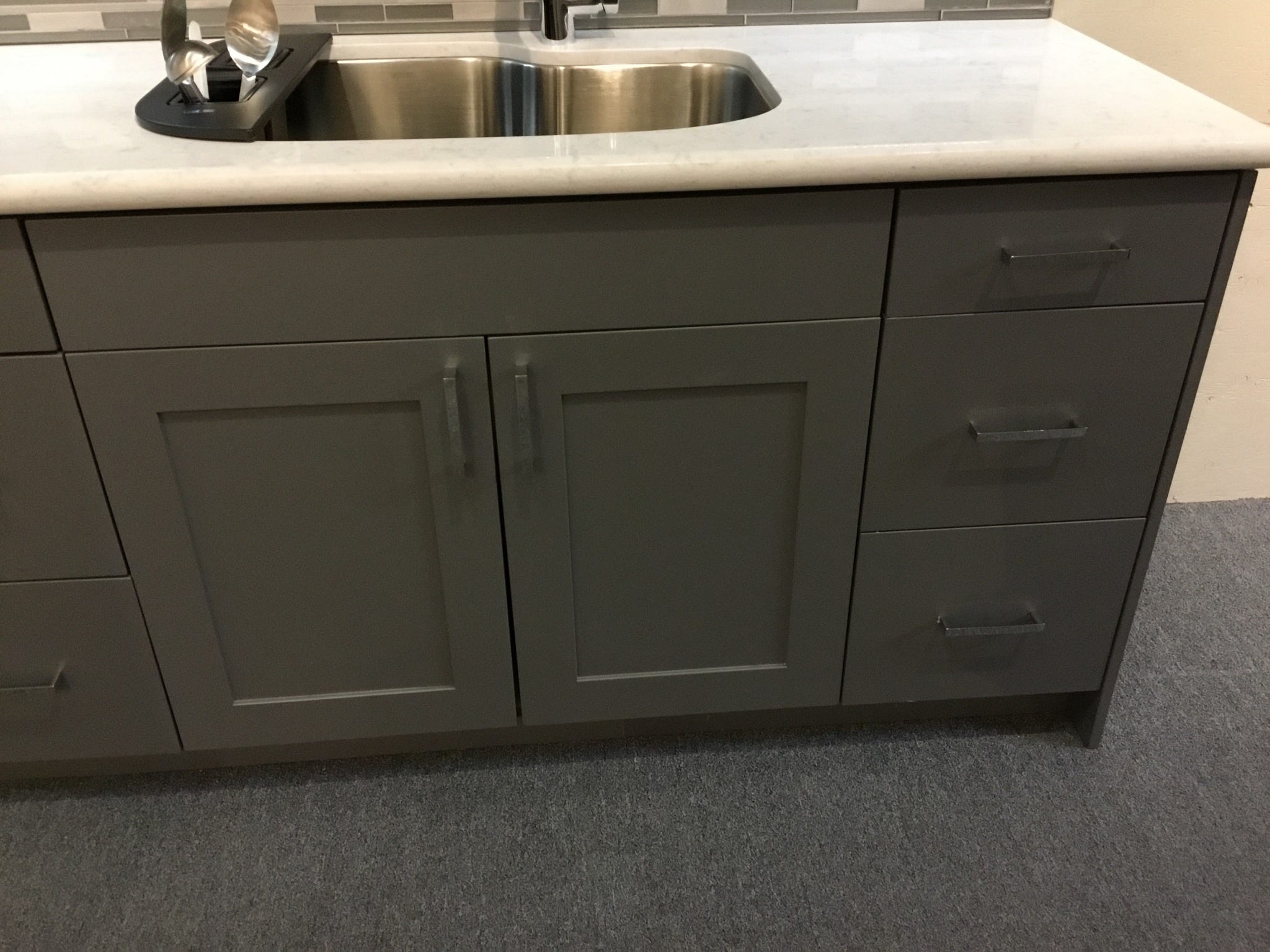 Remodel Journal 13 The ‘Vanity’ Fair (A) by Sally Remodel Journal