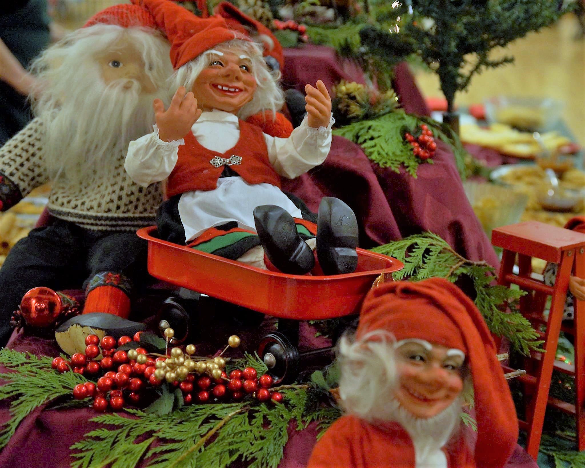 Seattle’s Ballard community comes together for an oldfashioned family Christmas party with